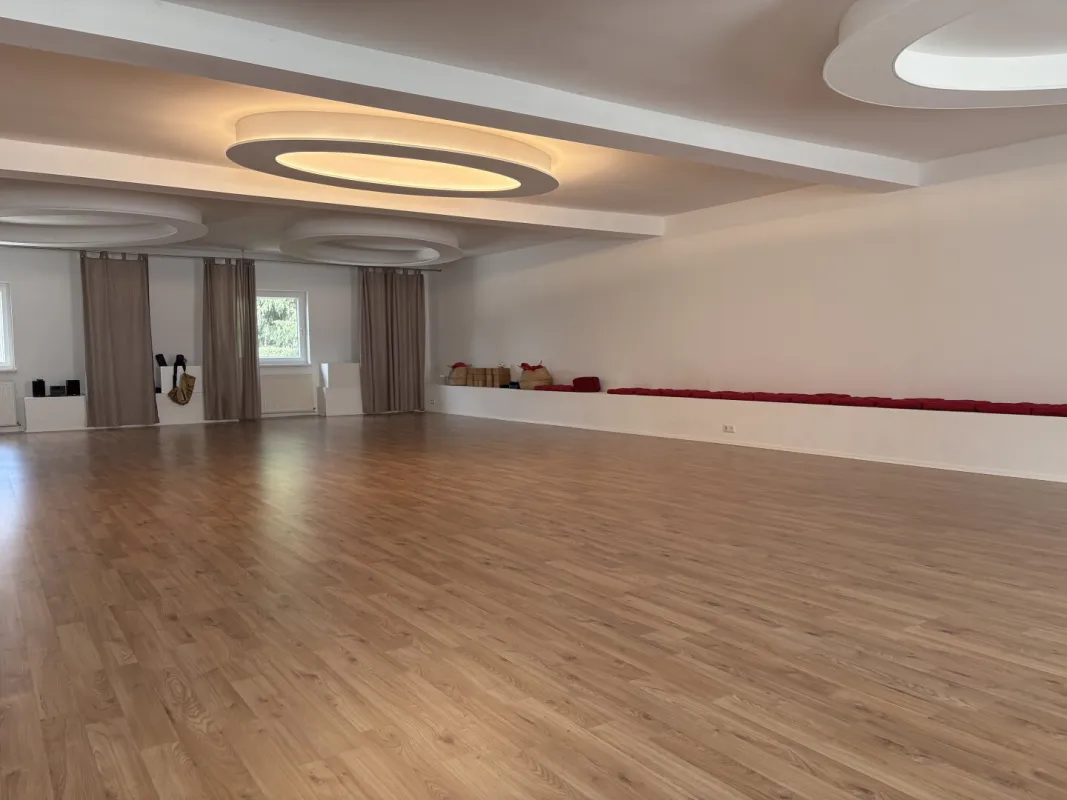 Vielseitig nutzbare Mietfläche im Seyringer Gut (Yoga, Fitness, Büro) - Bild 1
