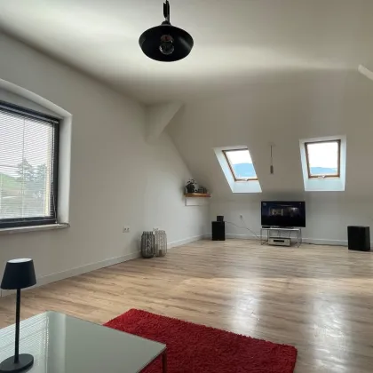 92m² große Dachgeschoßwohnung am Eichberg bei Gloggnitz – Ihr neues Zuhause mit Garten! - Bild 2