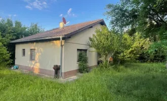 1220 Wien, kleines und ausbaufähiges Haus wartet auf Dich!