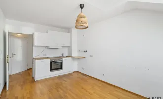 Helle Dachgeschosswohnung mit 2 Zimmern in Toplage beim Kardinal-Nagl-Platz