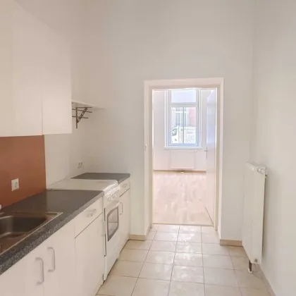 Charmante 1-Zimmer-Wohnung im klassischen Altbauparterre - Bild 2