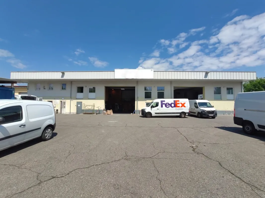 Gewerbeimmobilie in Top-Lage am Südring – Lagerhalle mit Bürotrakt - Bild 1