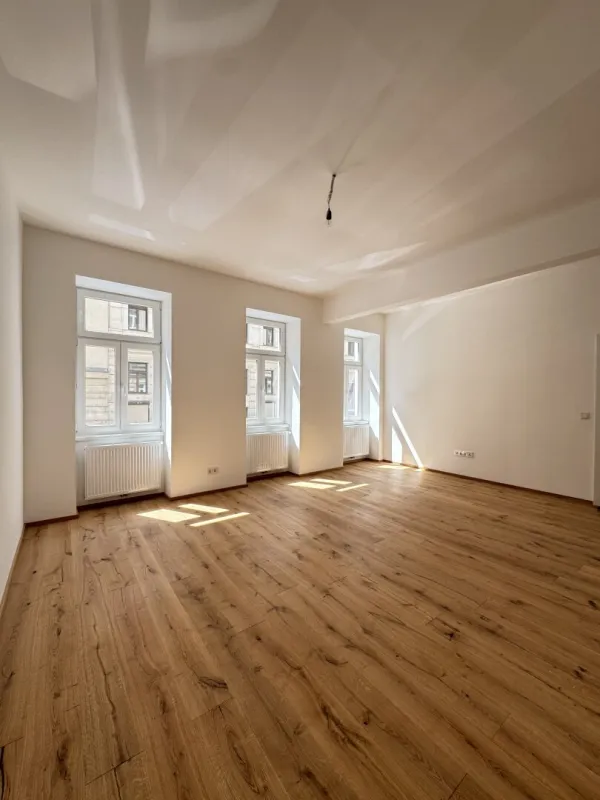 Stilvoll sanierte Altbauwohnung in Ruhelage – Erstbezug in 1150 Wien - Bild 1