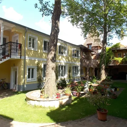 Super Schöne 3 Zimmer Wohnung mit Balkon in historischem Ensemble - Wohnen wie im Urlaub - Bild 2