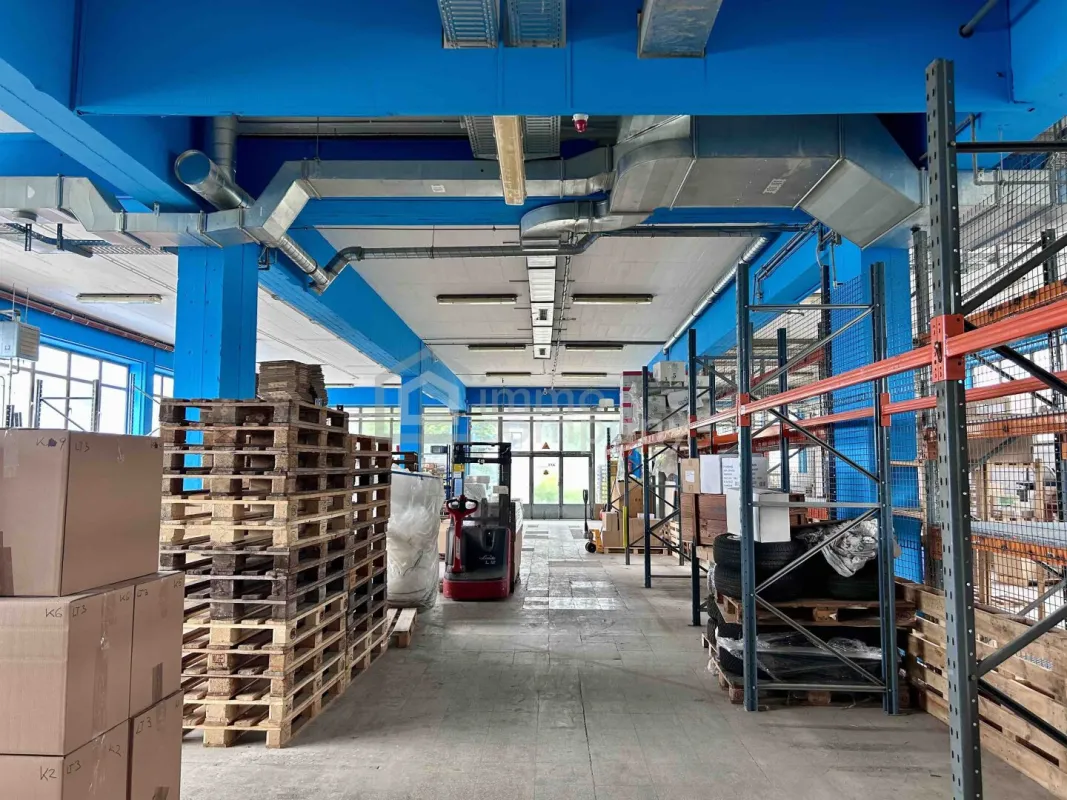 Attraktives (Gewerbe-)Lager mit Lastenlift, Büro und Parkplätze (EG, 513qm) - Bild 1