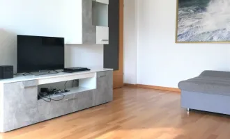 Nette 2-Zimmerwohnung mit Südloggia und Autoabstellplatz!