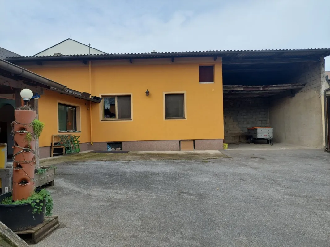 2421  Kittsee -    Bauernhaus - Einstellhallen -  im Zentrum - Bild 1