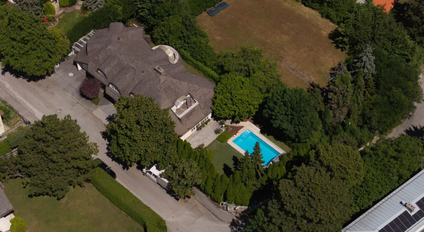 Einmalige Villa in Bestlage am Mitterberg, 337 m², Pool, Sauna, sichtgeschützter Garten. Ihr Rückzugsort für Generationen. - Bild 1