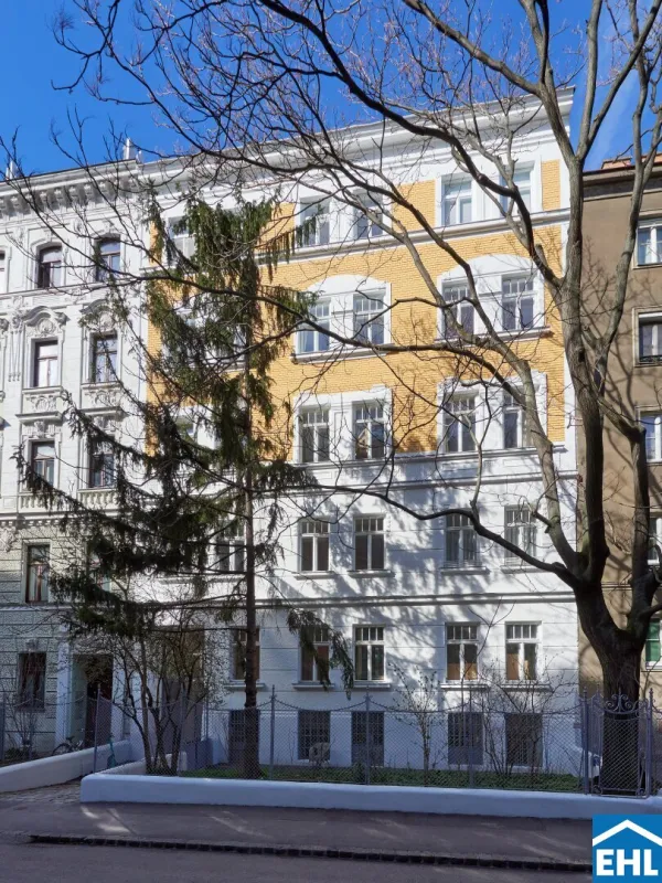 Stilvolle Altbauwohnungen in U-Bahn-Nähe: Zentrales Wohnen mit Wohlfühlfaktor - Bild 1