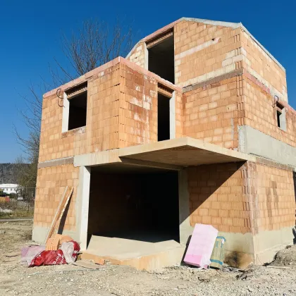 IHR NEUES EIGENHEIM! Doppelhaushälften sowie ein Einfamilienhaus in Pottenstein! 5 Zimmer + zahlreiche Aussenflächen! UNSCHLAGBARE PREISE! - Bild 3