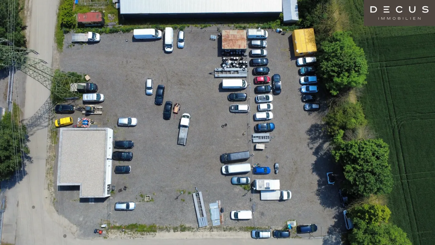 | SCHÖNES GEWERBEGRUNDSTÜCK | GUT VERKEHRSANBINDUNG | 5600 M2 ENTWICKLUNGSPOTENTIAL - Bild 1