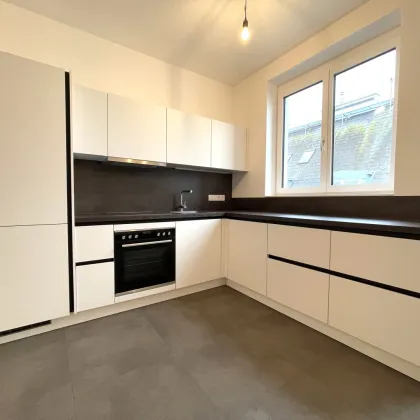 Nähe Naschmarkt: Historischer Altbau trifft modernes Wohngefühl - 3 Zimmerwohnung im Dachgeschoßausbau - Bild 2