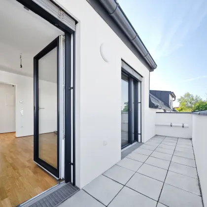 Erstbezug | Helle 3-Zimmer-Neubauwohnung mit hofseitigem Balkon | sofort bezugsbereit | Luftwärmepumpe | Wanne & Dusche - Bild 3