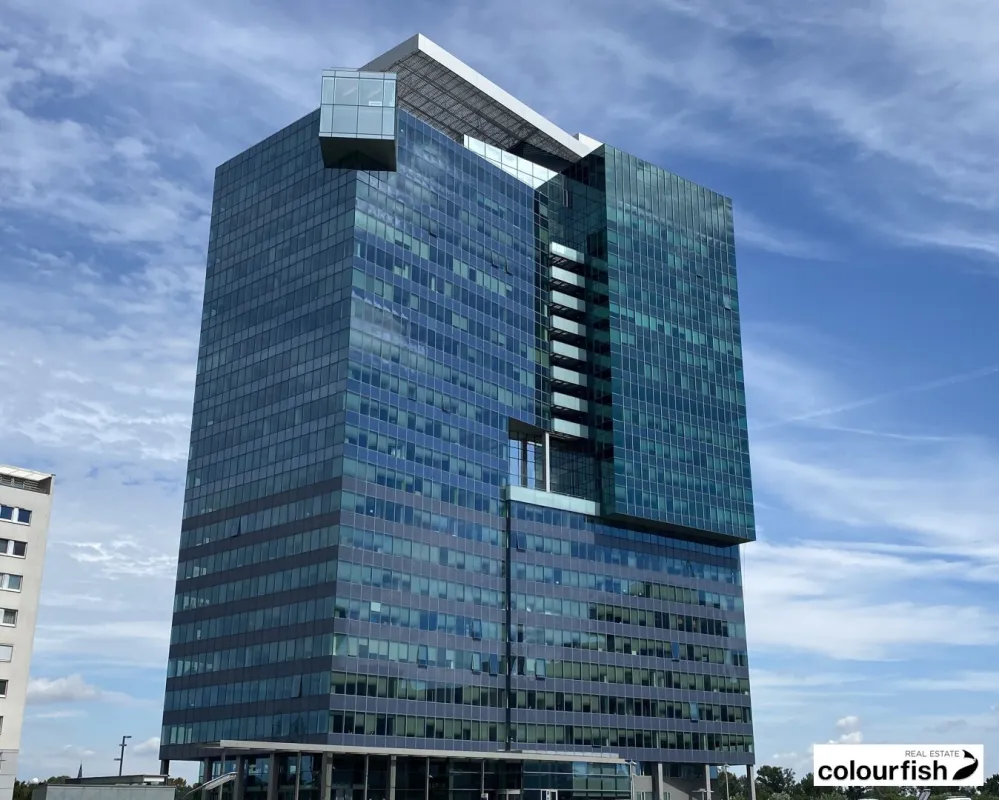 Attraktive Büroflächen im Saturn Tower mit Balkon - Bild 1
