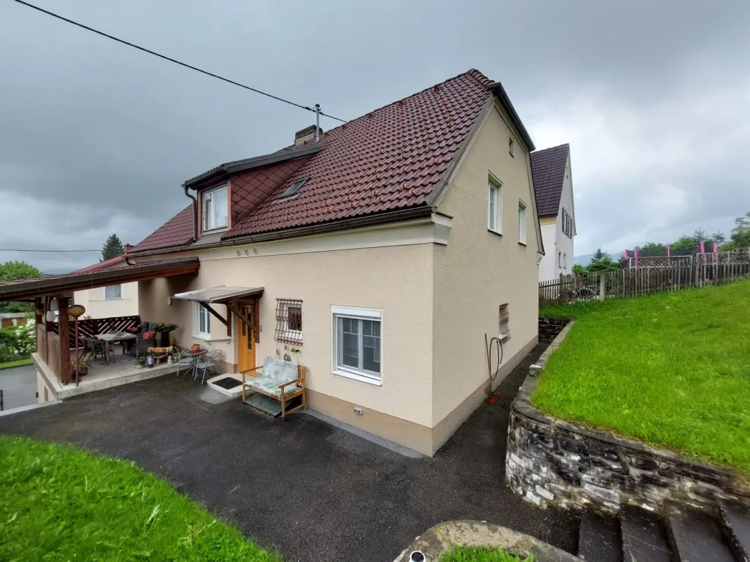 Gemütliches Haus in schöner Wohngegend mit Aussicht in sehr gepflegtem Zustand - Bild 1