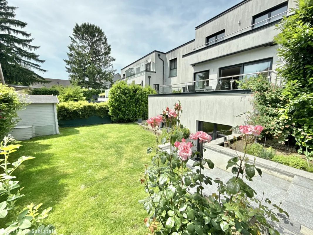 NEUWERTIGES REIHENHAUS IN WIEN! 6 ZIMMER - GARTEN - TERASSE & BALKON! - Bild 1