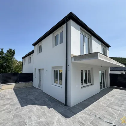 AKTION! KAUFREIS REDUZIERT! TOP-ZENTRUMSLAGE. EXQUISITES 5 ZIMMER-ZIEGELHAUS! 2 BÄDER-3 TOILETTEN. EDLE AUSSENANLAGEN. PROVISIONSFREI für den Käufer. - Bild 3