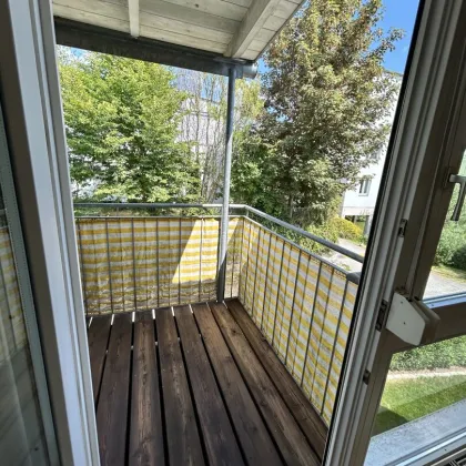 Ein echtes Raumwunder mit Charme – 3 Zimmer, 2 Balkone & Tiefgarage! - Bild 3