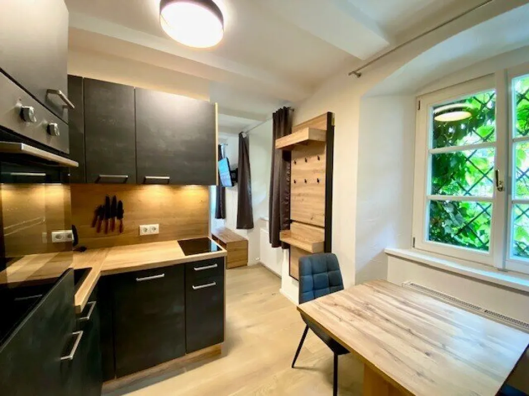 Wunderschöne Garonniere in kernsaniertem Stadthaus in Top Lage von Hall - Bild 1