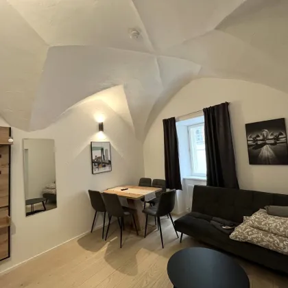 Wunderschöne 3-Zimmerwohnung in kernsaniertem Stadthaus in top Lage - Bild 3