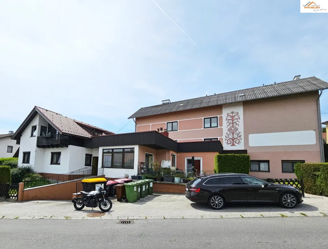 Attraktive Wohnhausanlage mit 7 Wohneinheiten und zusätzlichem Einfamilienhaus - Bild 1