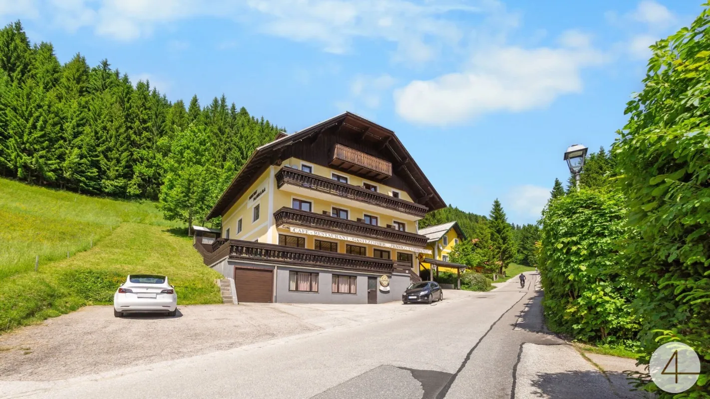 Pension mit direktem Blick auf die Talstation – Investition mit hohem Potenzial in Lackenhof am Ötscher - Bild 1