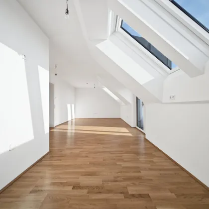 Erstbezug nach Errichtung | 3-Zimmer Dachgeschosswohnung mit Balkon in ruhigen Innenhof | PKW-Abstellplatz | fertiggestellt & bezugsbereit - Bild 3