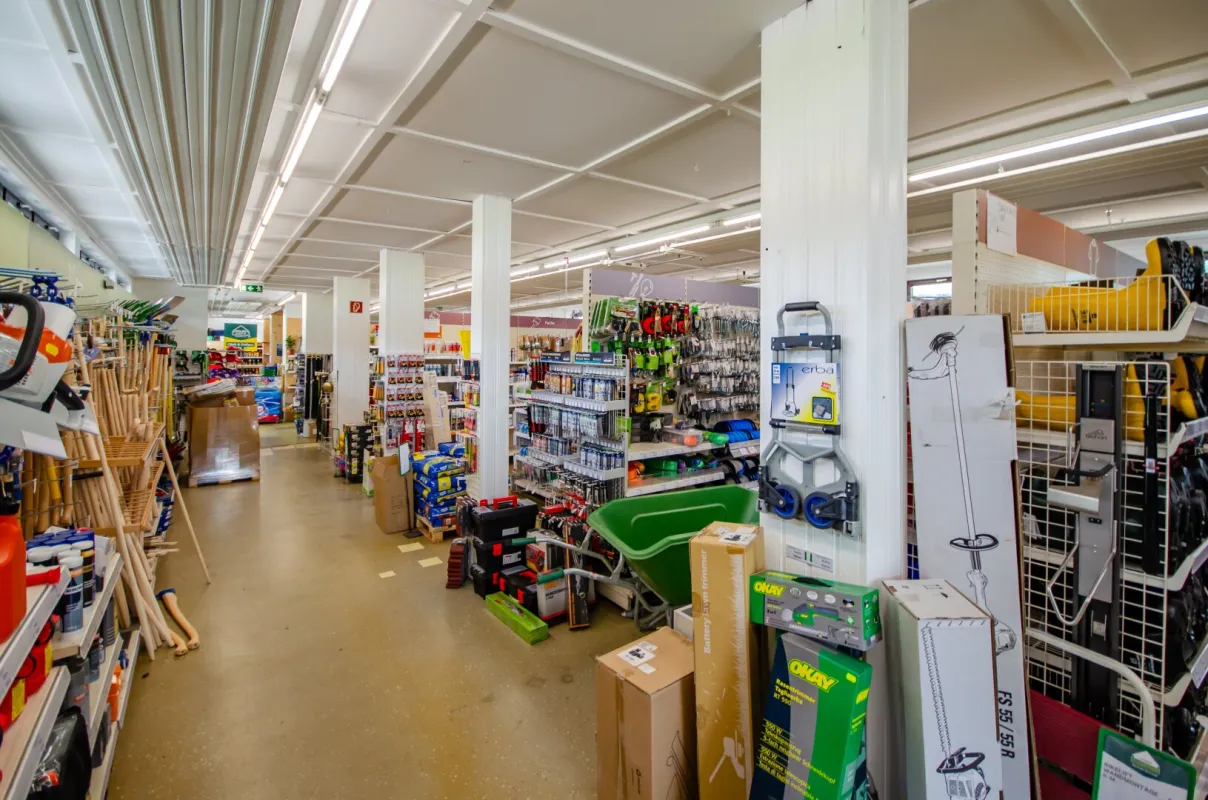 ATTRAKTIVE GESCHÄFTSFLÄCHE FÜR IHR UNTERNEHMEN! - Bild 1