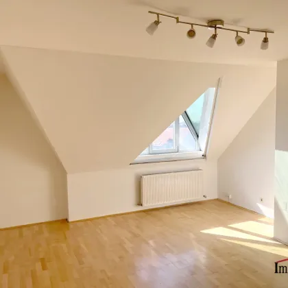 TOPLAGE -  2-Zimmerwohnung im Dachgeschoss! - Bild 2
