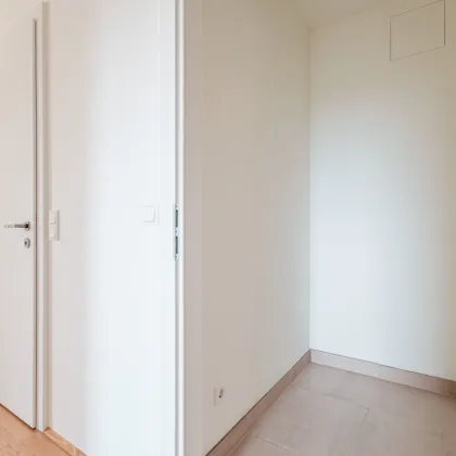 Alles was man sich wünscht – kostengünstige Heizung/“Kühlung“ über Erdwärme, PV-Anlage, weitläufige Grünflächen - Bild 3