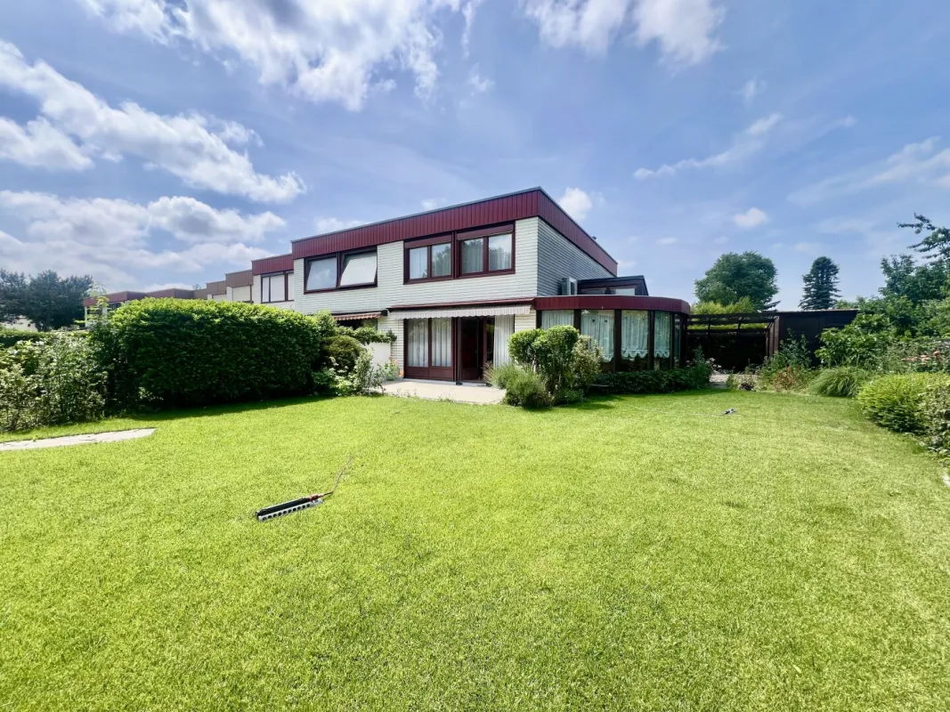 1210 Wien: ECKREIHENHAUS wunderbar gelegen mit großem Garten und Swimmingpool in der Wohnanlage - Bild 1