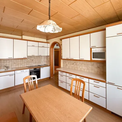 Großzügiges Zweifamilienhaus mit Garten direkt in Tulln - Bild 3