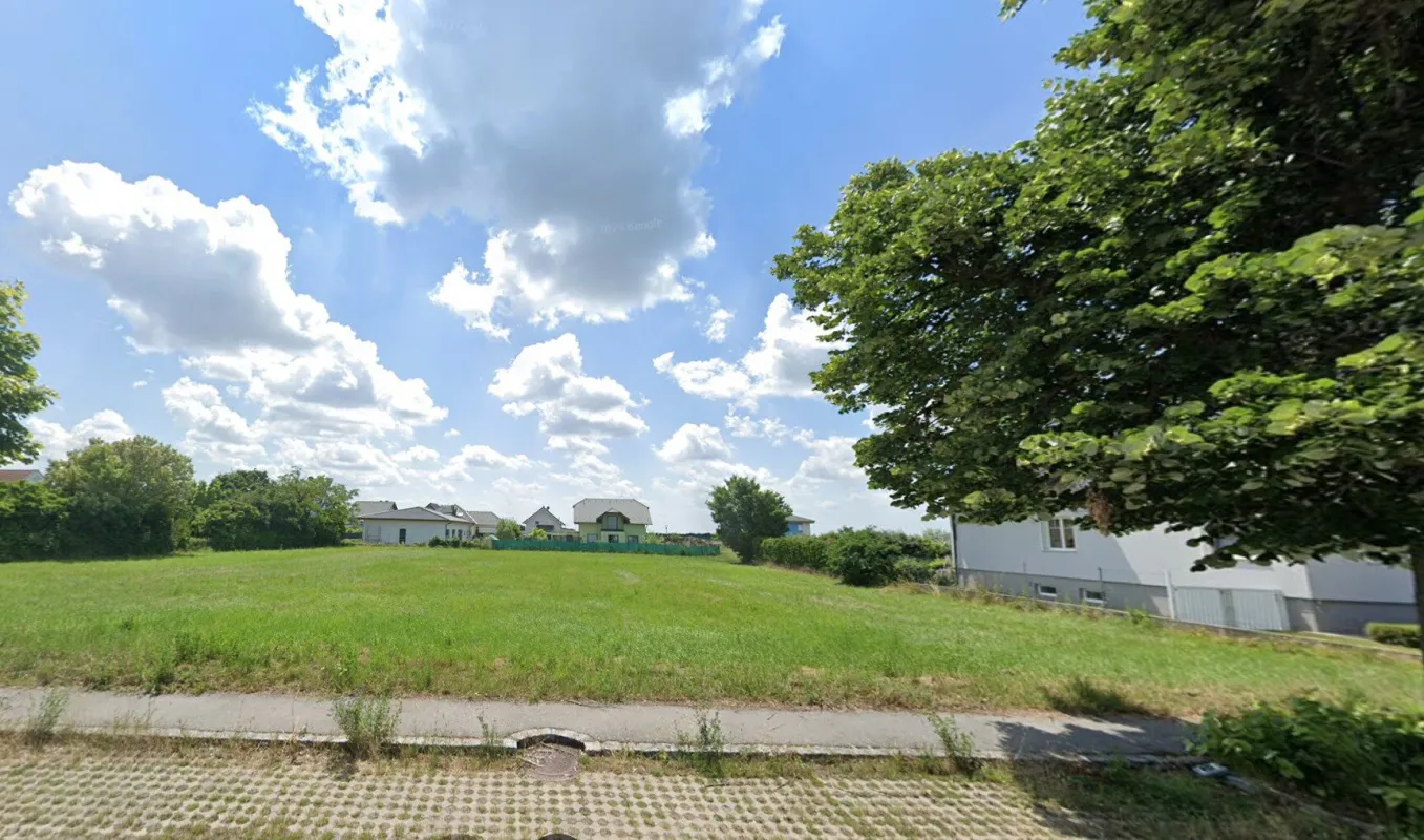 GÄNSERNDORF-STRIPFING - 2.635 m2 - BAUGRUNDSTÜCK mit Potenzial für 6 Wohneinheiten ! - Bild 1