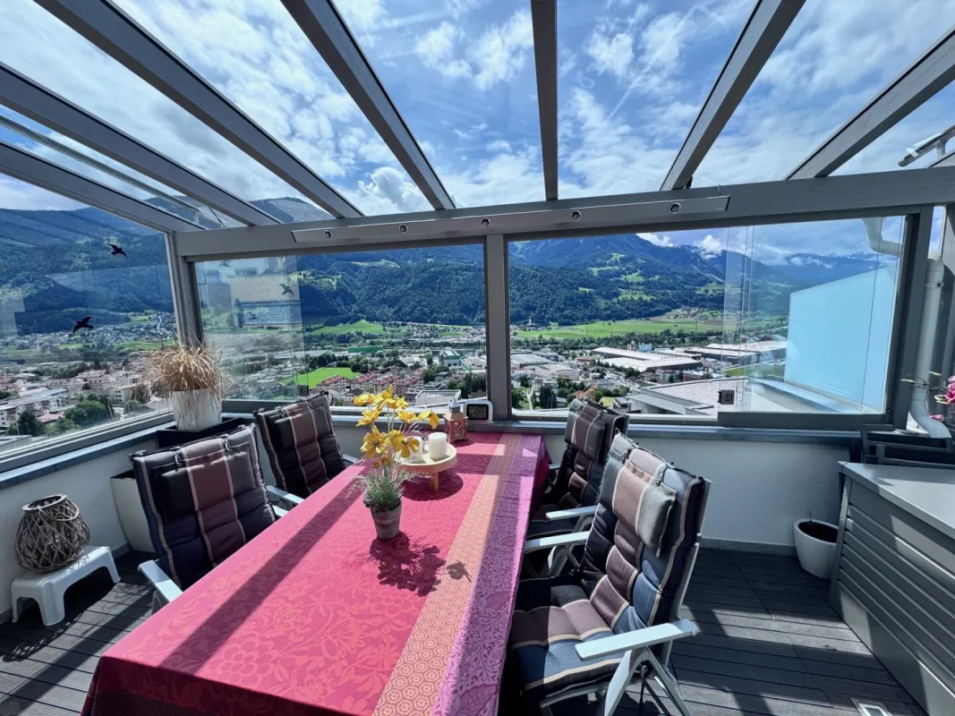 Traumhafte 3 Zimmer Terrassenwohnung mit Weitblick in Toplage von Jenbach zu verkaufen - Bild 1