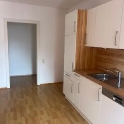 Schöne 2-Zimmer-Wohnung mit St. Peter – Jetzt mieten und wohlfühlen! - Bild 3