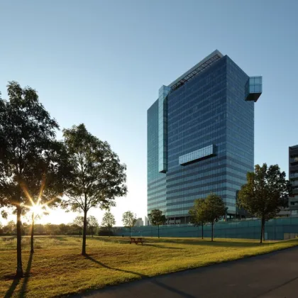 Großzügige, moderne Bürofläche mit tollem Ausblick - Saturn Tower - Bild 3