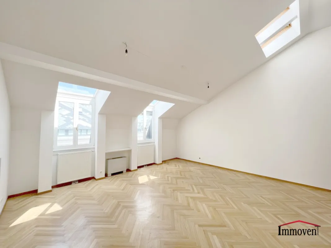 Im Herzen des 1. Wiener Gemeindebezirks - 3-Zimmer-Dachgeschosswohnung mit Klimaanlage und Balkon! - Bild 1