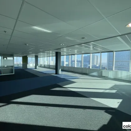 Attraktive Büroflächen im Saturn Tower mit Balkon - Bild 3