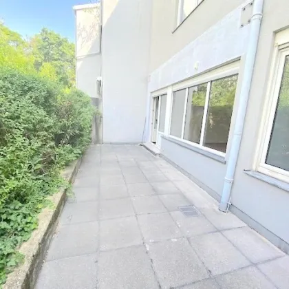 PROVISIONSFREI! HAUSEIGENER POOL! UNSANIERTE 2-ZIMMER WOHNUNG MIT TERRASSE AUF DER HOHEN WARTE! - Bild 2