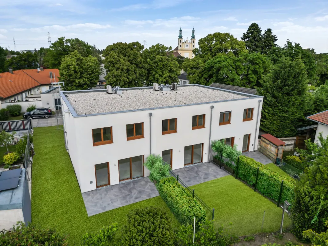 Offen. Hell. Grün. – 136 m² Wohnkomfort und grosszügiger 54 m² Wohn-/Essbereich - Bild 1