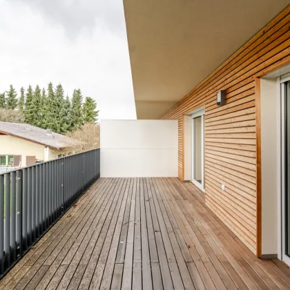 Helle 2-Zimmer-Wohnung mit großzügiger Terrasse und Tiefgaragenparkplatz - Bild 2