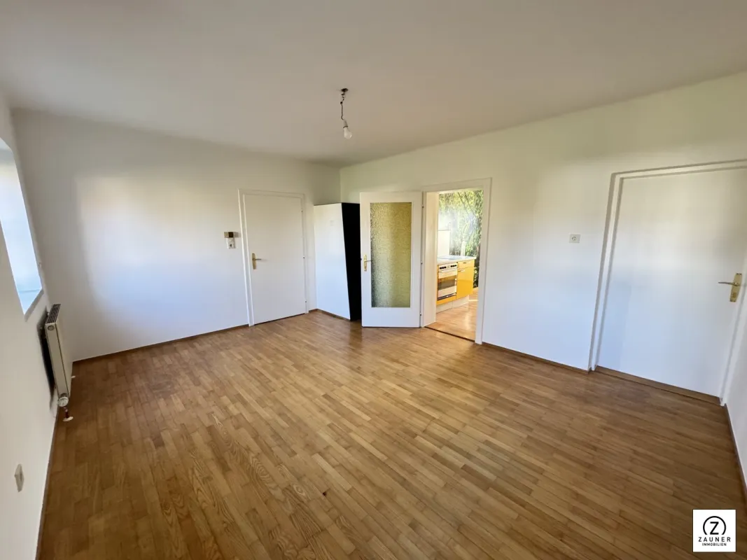 Zentral gelegene 4-Zi.-Wohnung in Neumarkt am Wallersee - Bild 1