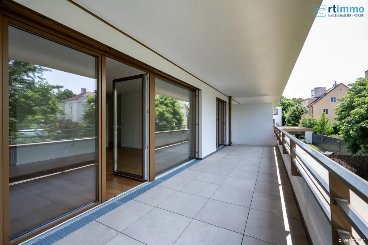 NEUBAUERSTBEZUG: MODERNE; RUHIGE  2 ZIMMERWOHNUNG MIT BEEINDRUCKENDEM BALKON + GARAGENPLATZ - Bild 1