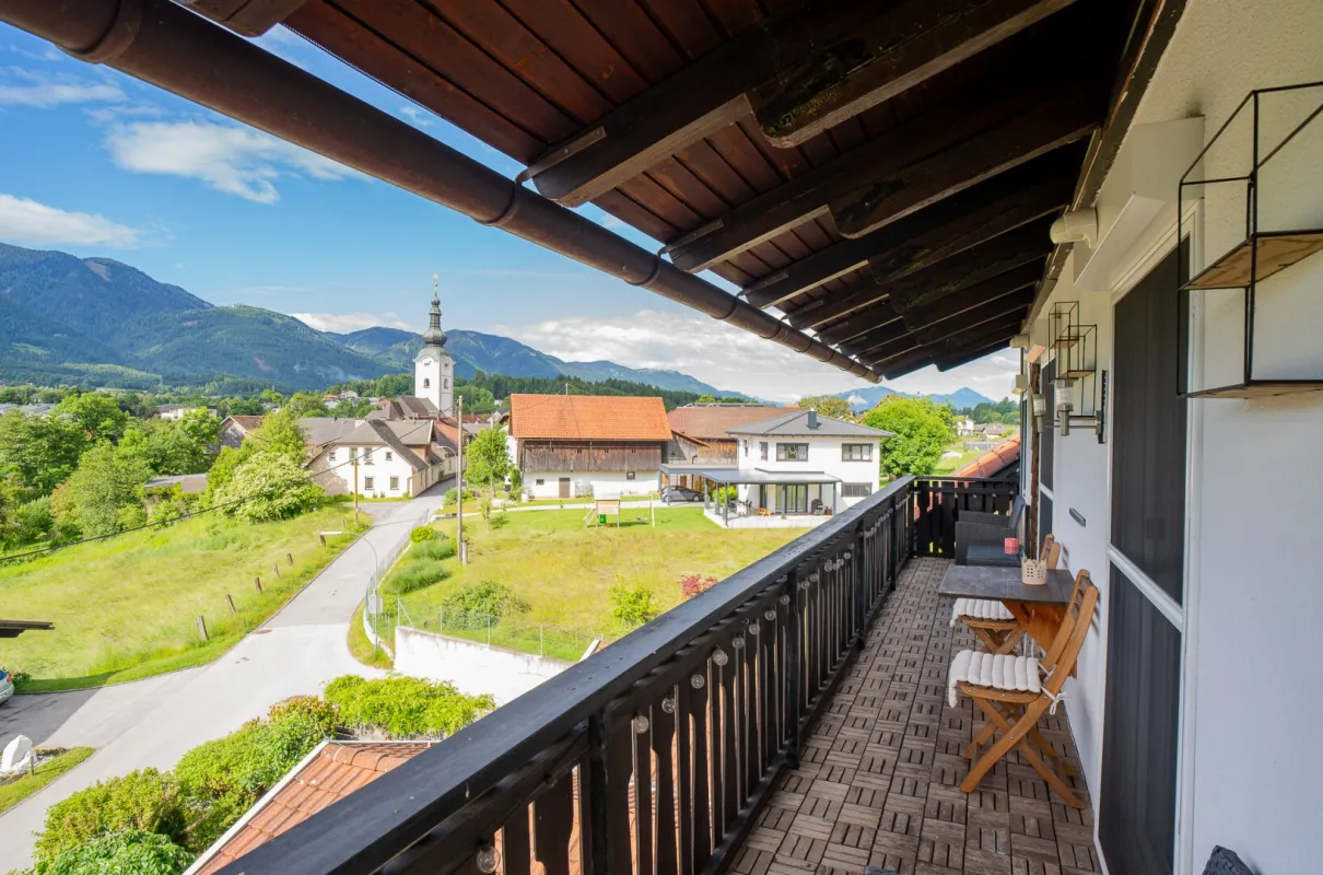 Moderne Dachgeschosswohnung mit Garten und 3 Balkonen in Finkenstein! - Bild 1