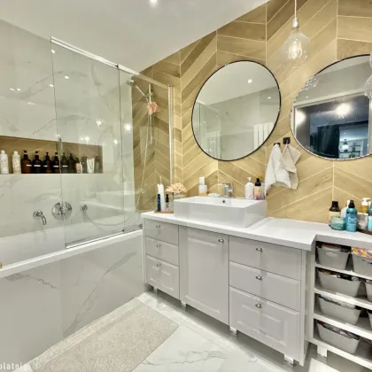 TRAUMHAFTE DESIGNERWOHNUNG! Voll möbliert - in begehrter Lage nahe Türkenschanzpark! - Bild 3