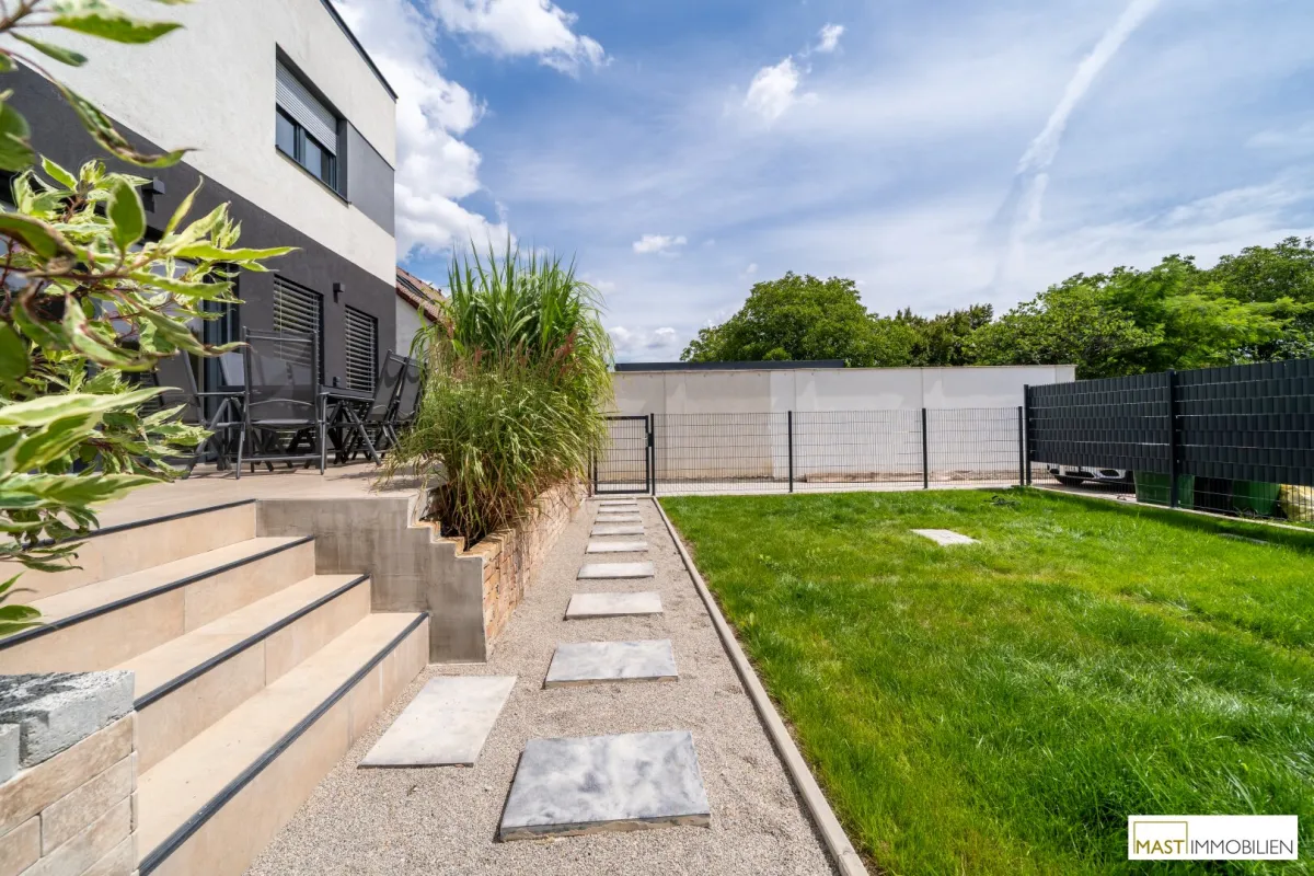 Familientraum nahe Wien! 6-Zimmer-Einfamilienhaus mit Garten & Terrasse - Bild 1