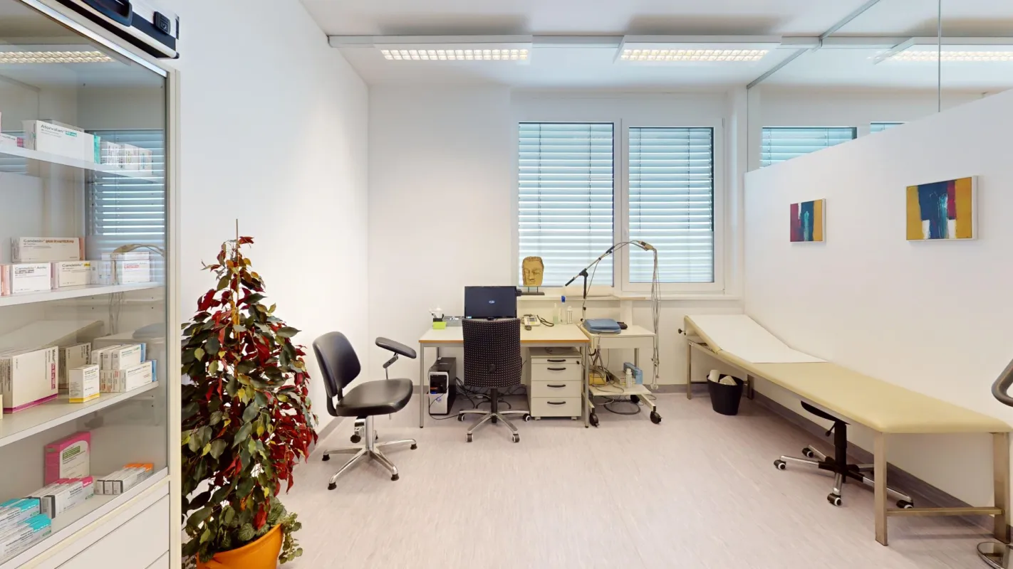 KINDERMANNZENTRUM- Möblierte Praxis oder Büro, was darf es sein? - Bild 1