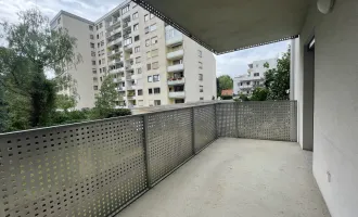 WG taugliche 2-Zimmer-Wohnung mit großem Balkon in zentraler Lage!
