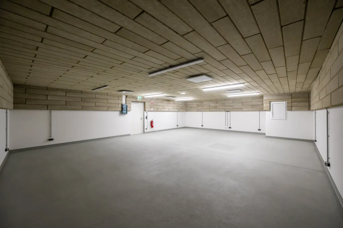 85 m² LAGER *ERSTBEZUG* - Bild 1