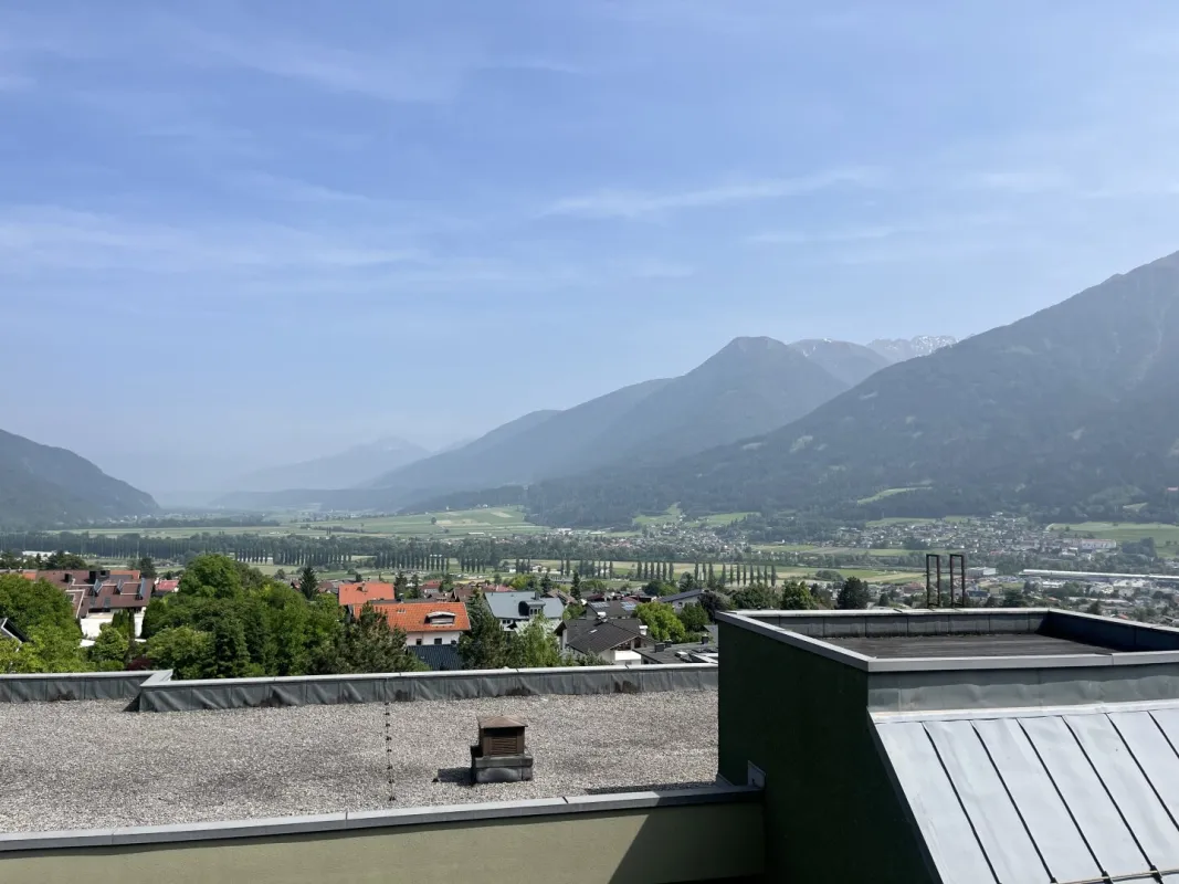 Traumwohnung mit Balkon, nagelneuer Küche & Top-Lage! - Bild 1